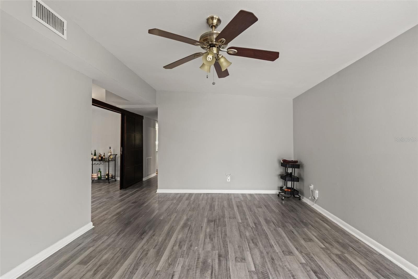 2116 W Abdella St photo 4