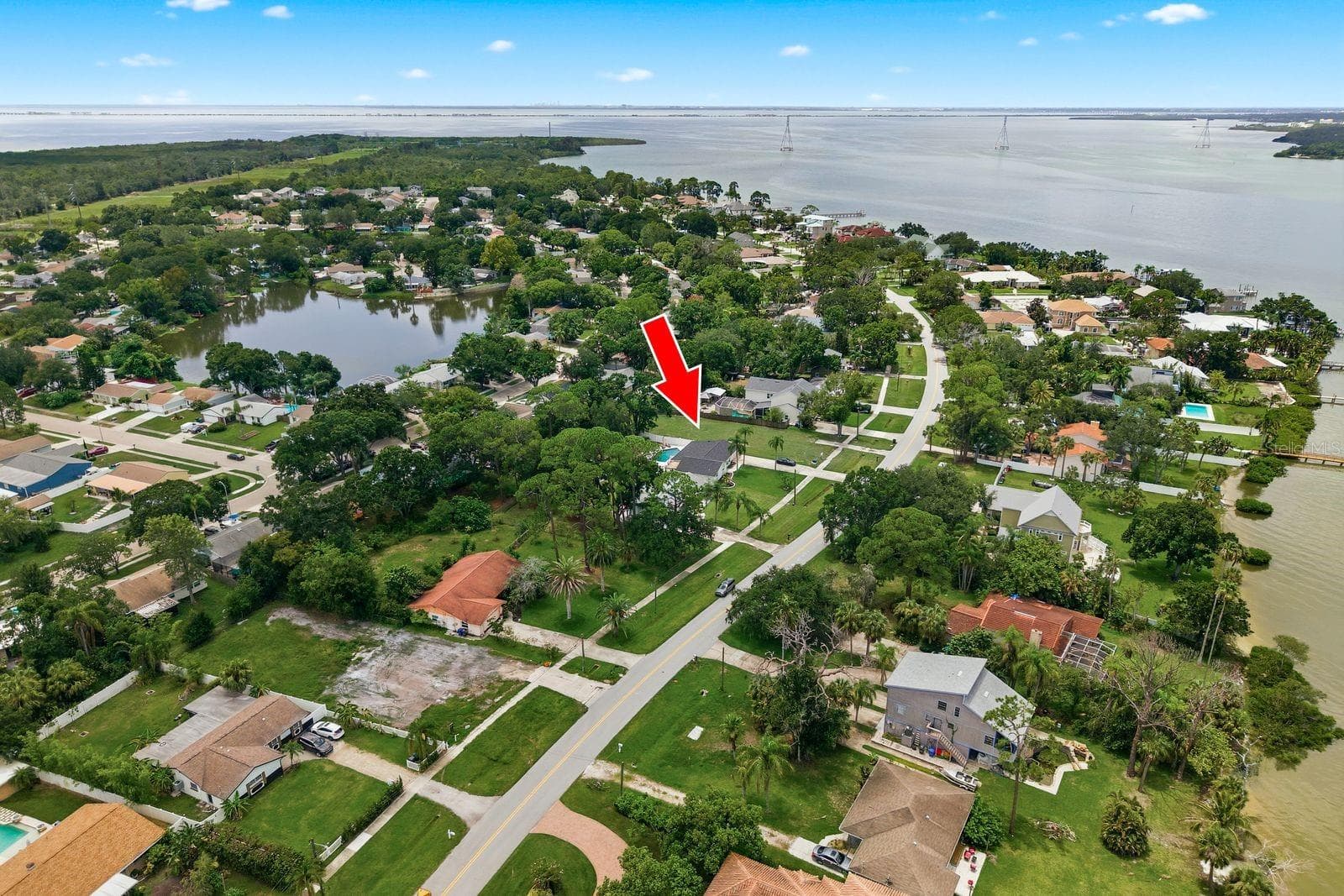 601 Shore Dr E photo 2