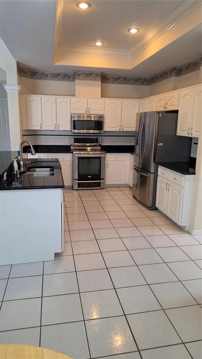 1028 Archway Dr photo 3