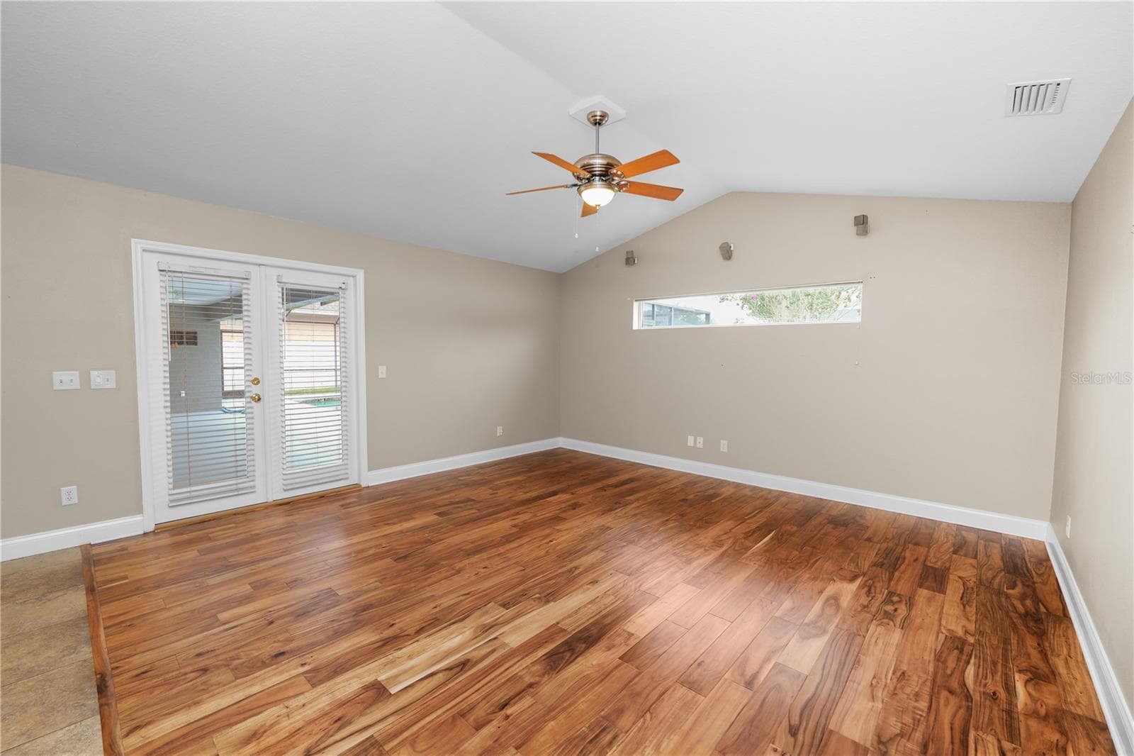 3333 Hawks Ridge Dr photo 5
