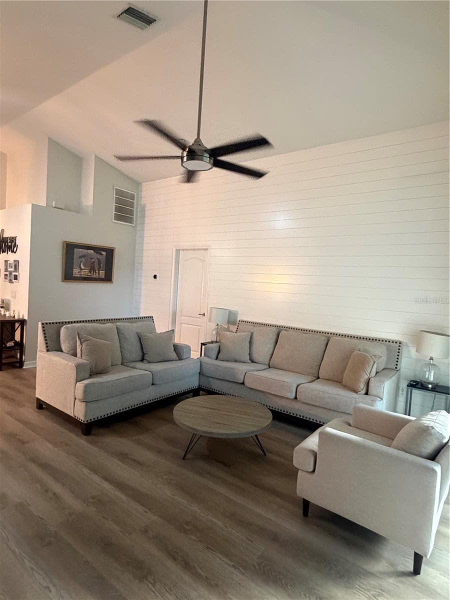 10467 Lucaya Dr photo 5