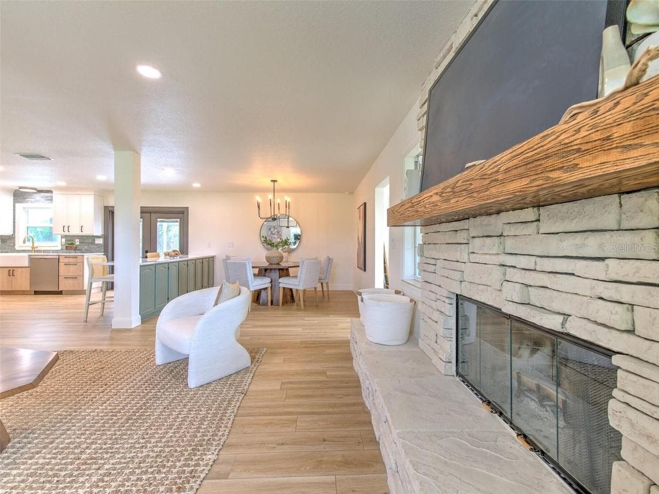 4608 Holbrook Rd photo 4