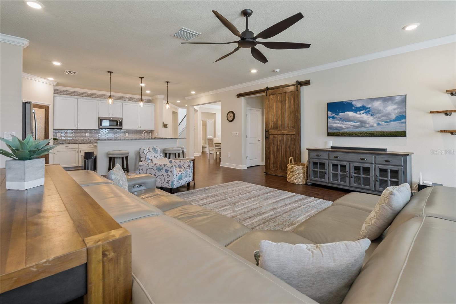 597 Ozona Village Dr photo 3
