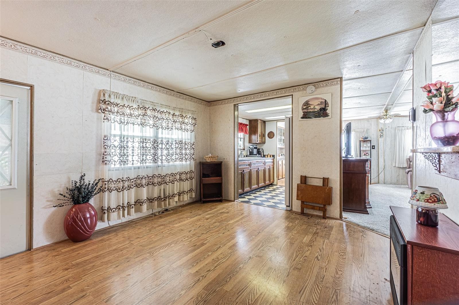 37544 Attica Ave photo 5