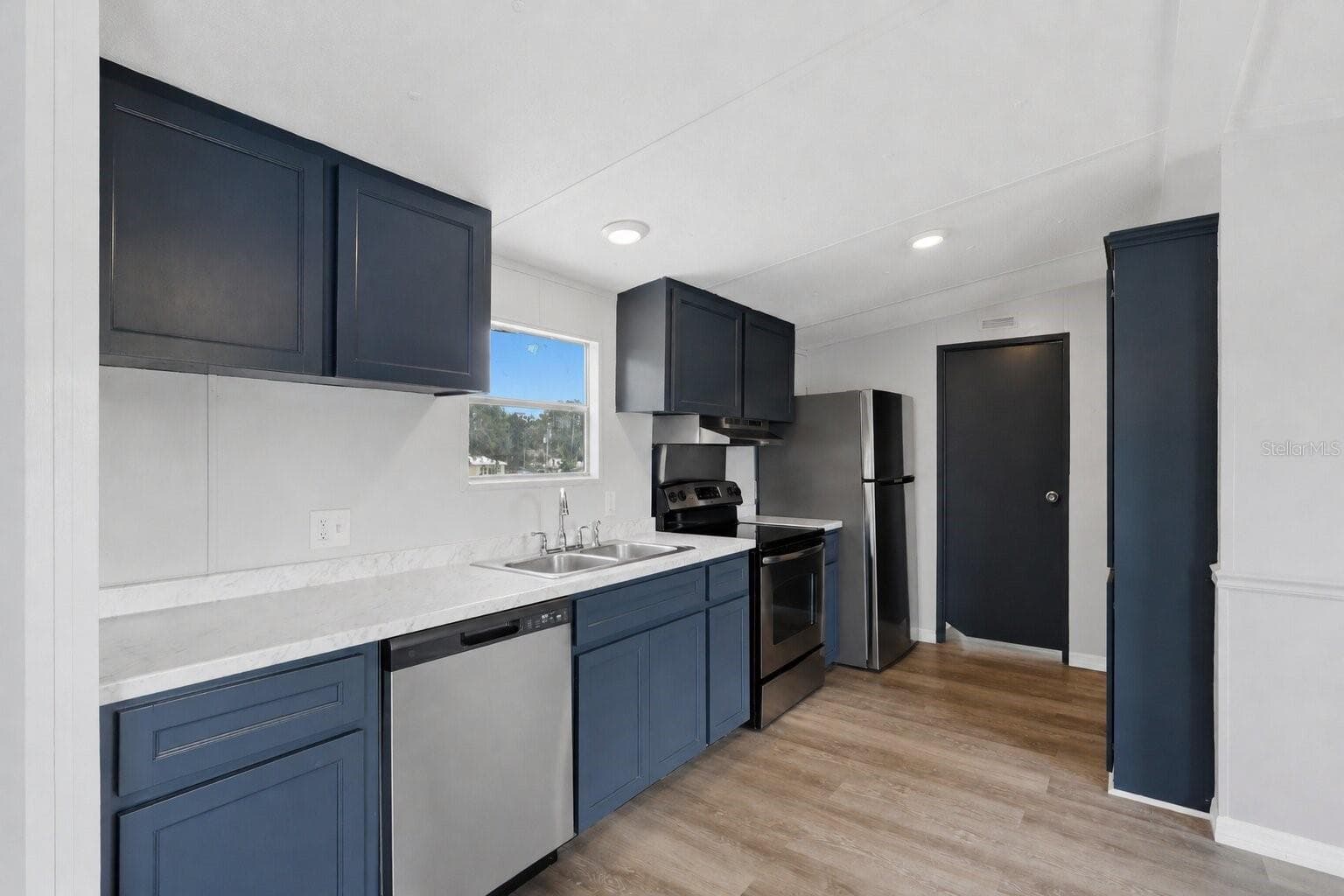 7930 Froggy Ln photo 2