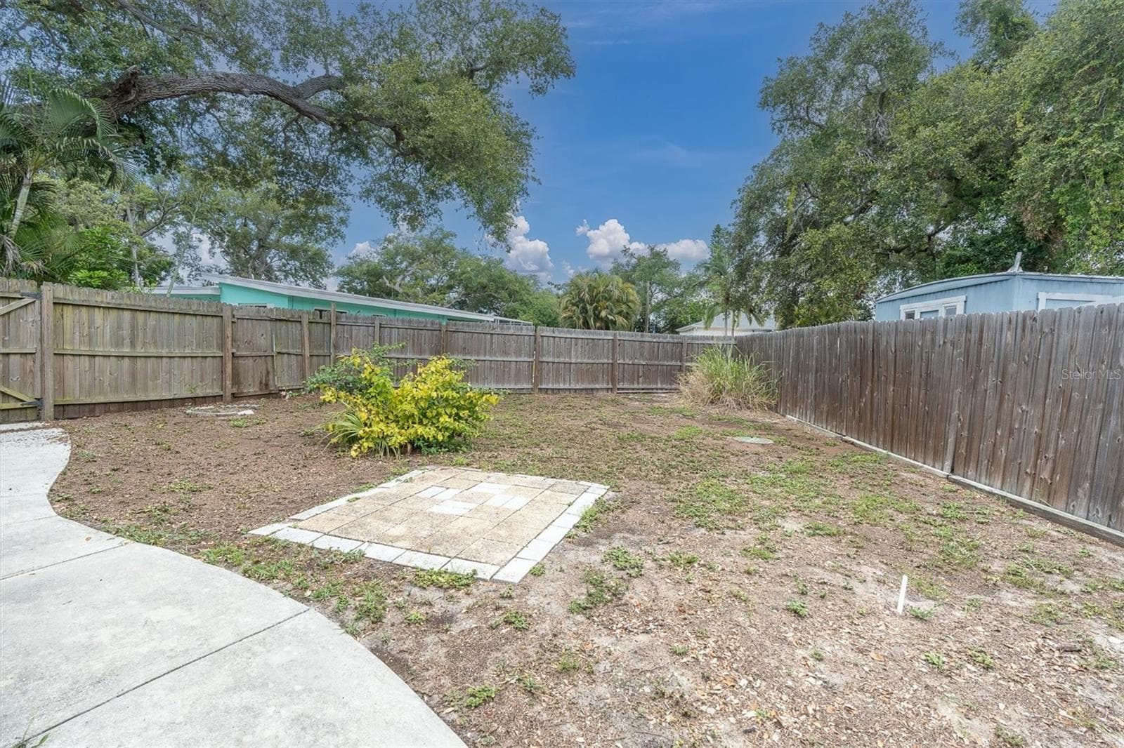 4986 Woodland Dr photo 4