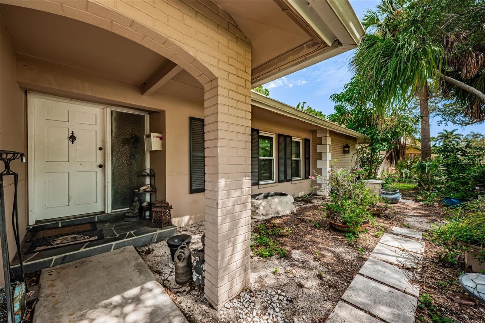 5230 Venetian Blvd NE photo 3