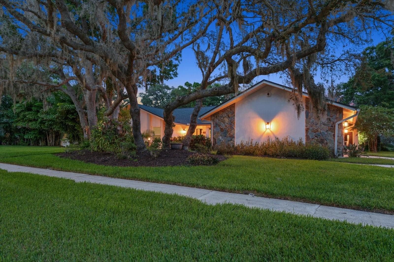 2423 Foxhead Way photo 5