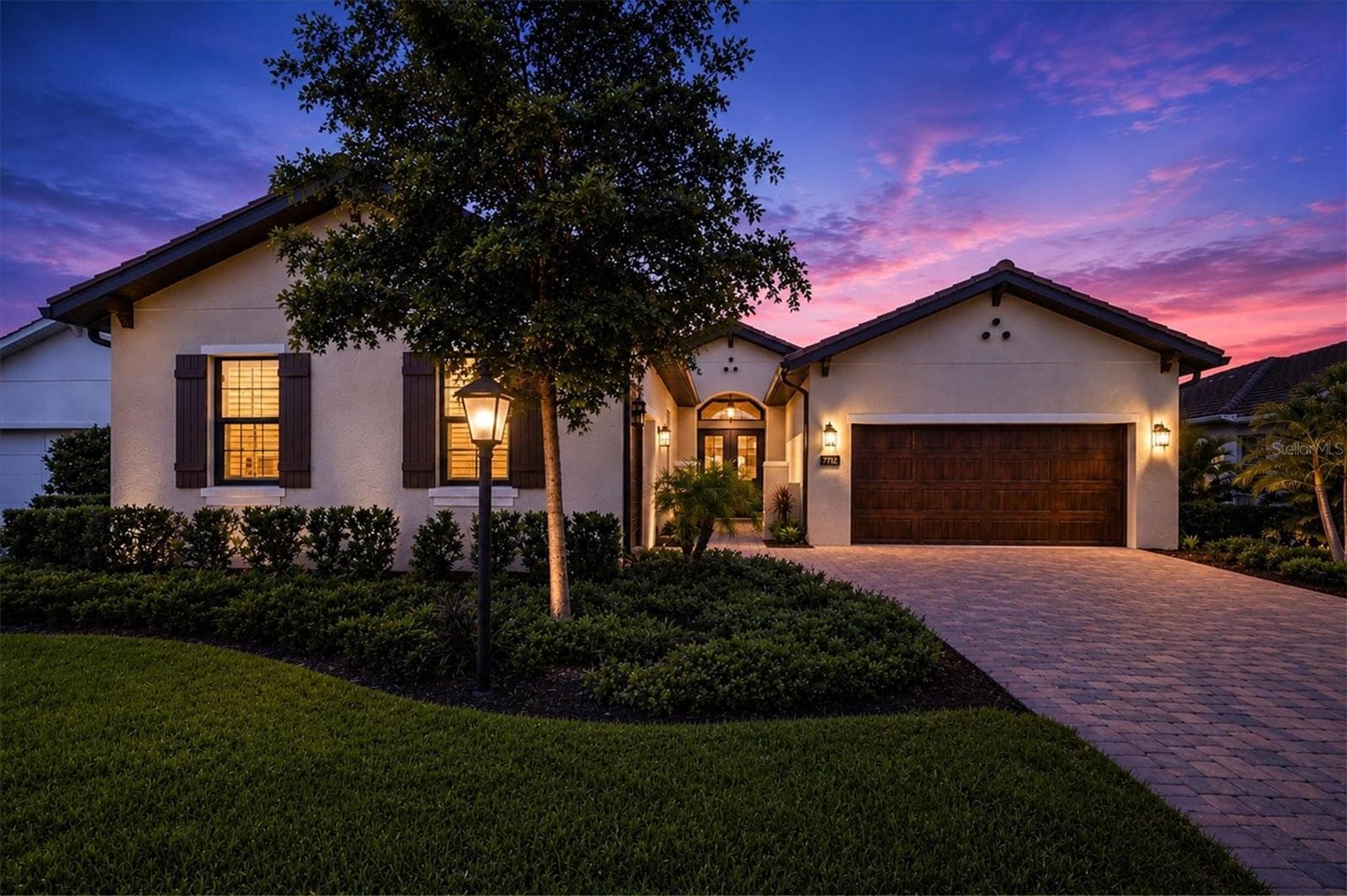 7712 Sandhill Lake Dr photo 3