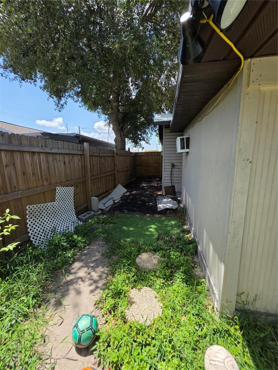 3308 E Mohawk Ave photo 2