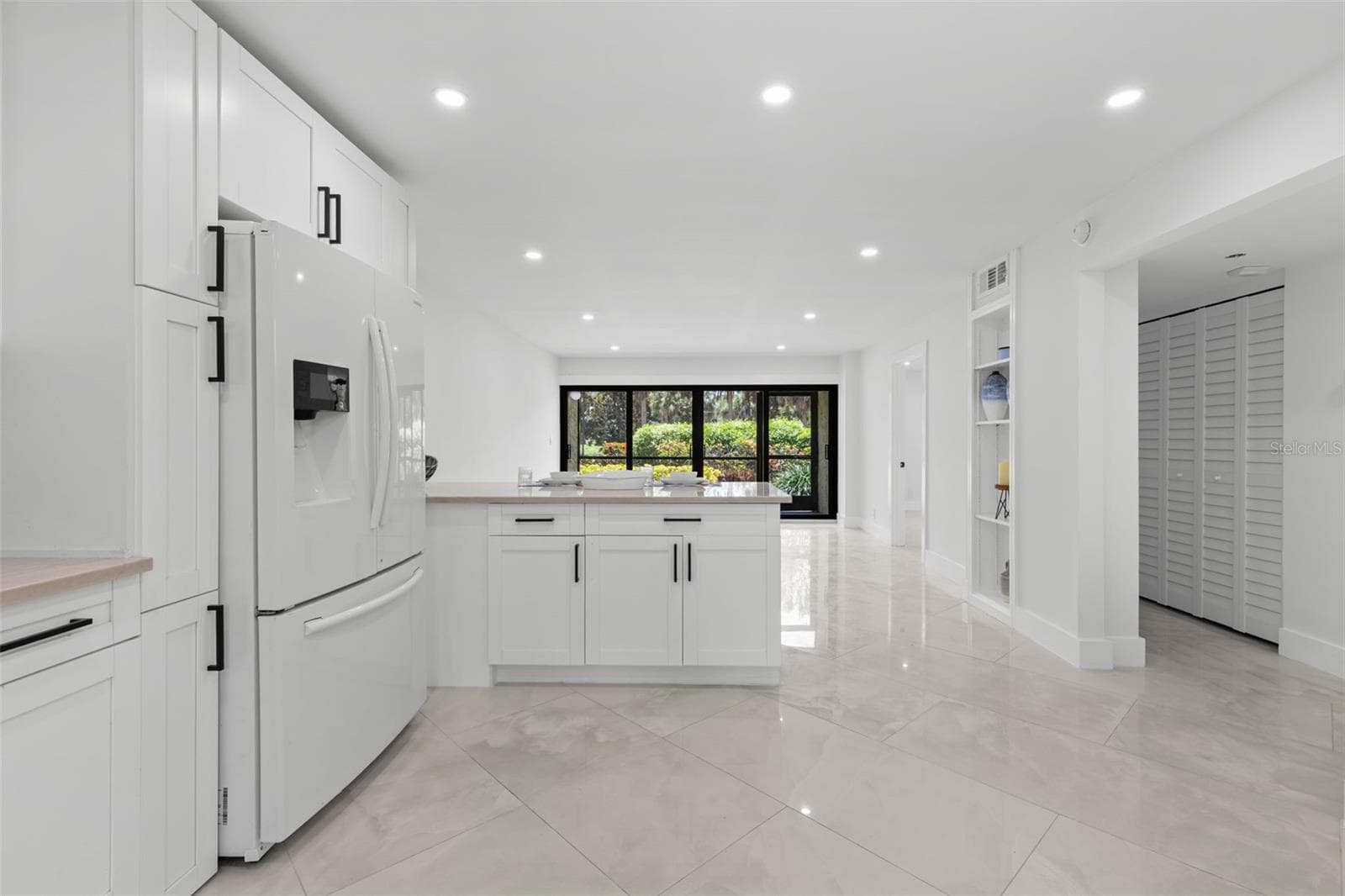 2614 Cove Cay Dr #106 photo 5