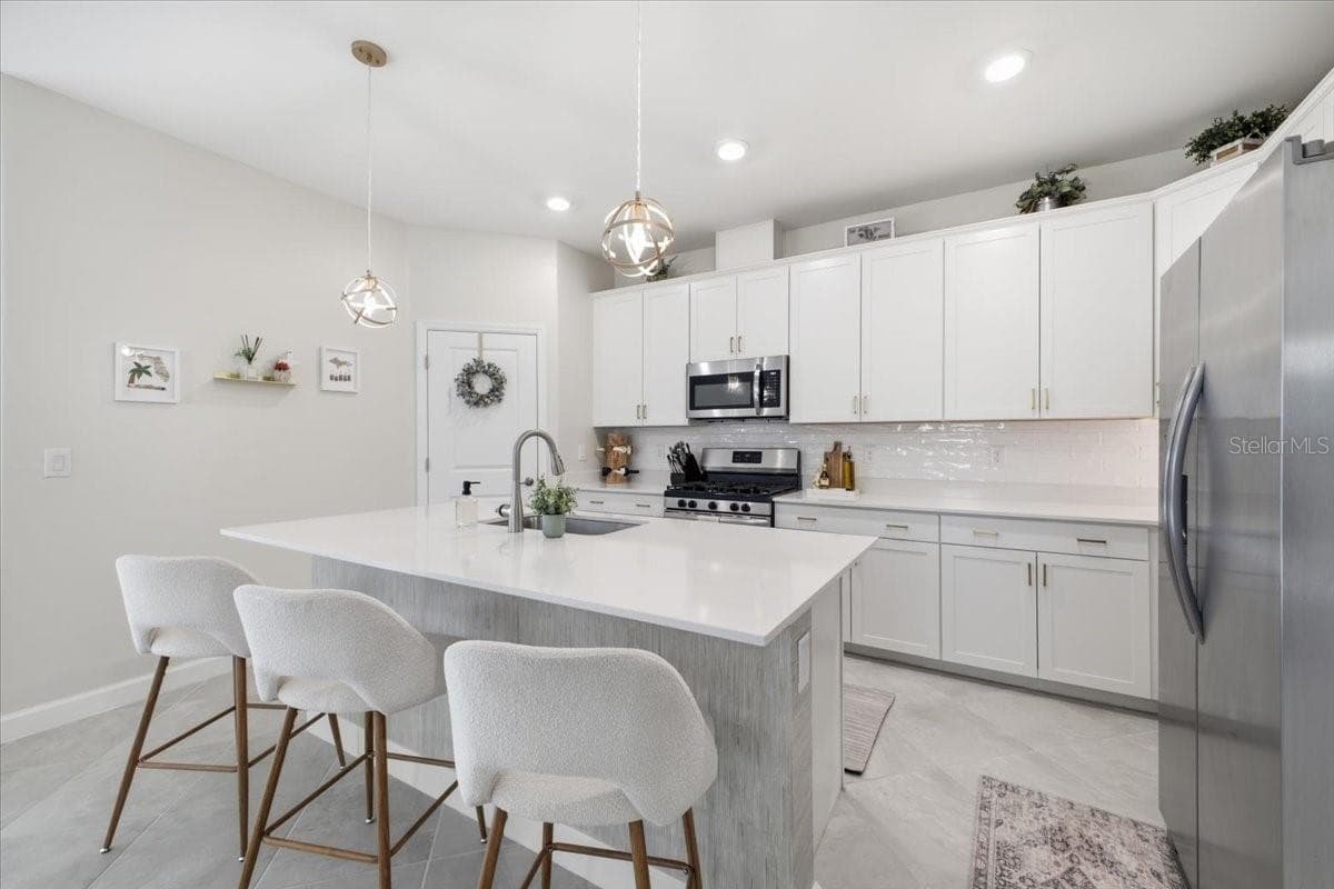 5250 Coral Reef Way photo 3
