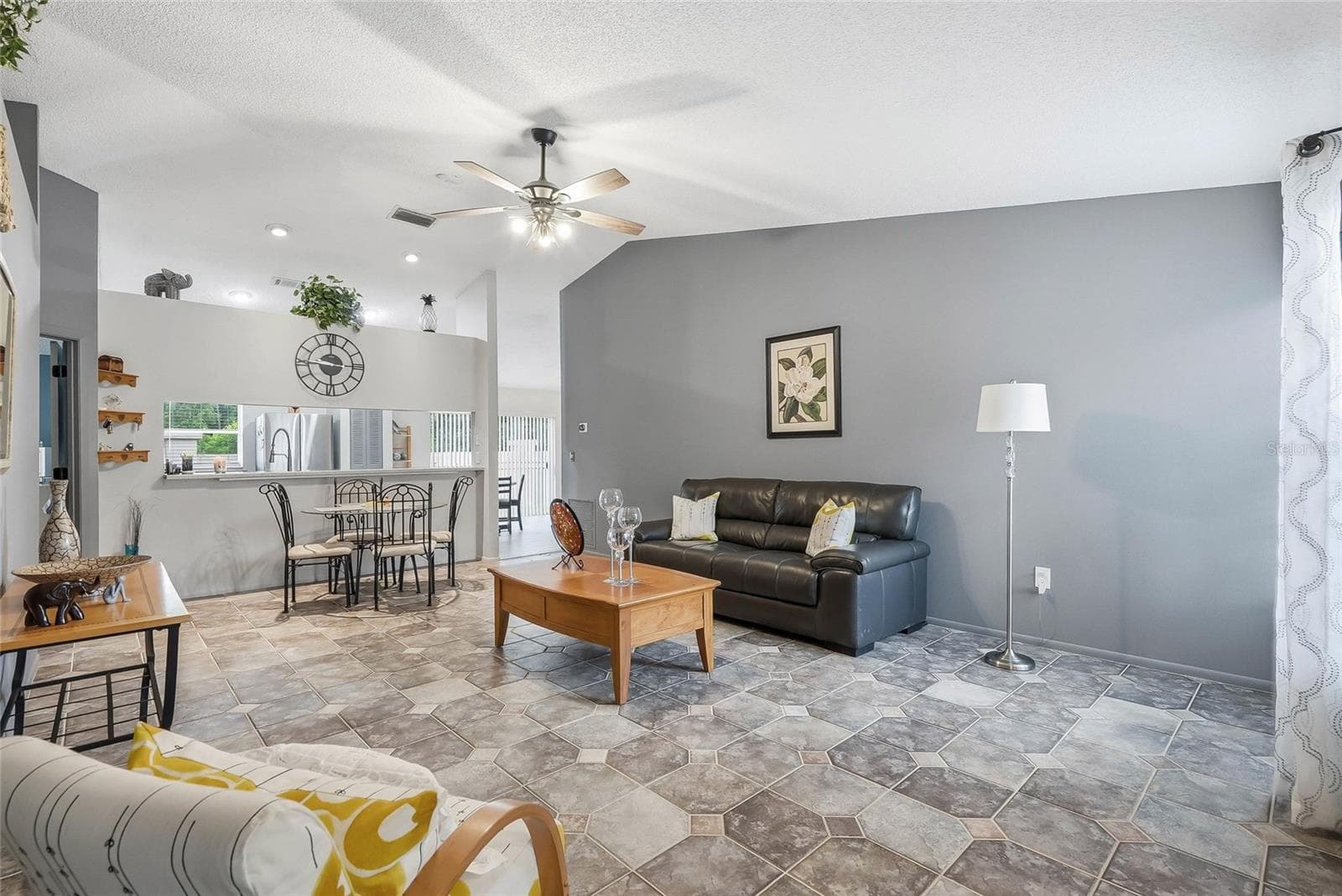 11026 Streamside Dr photo 5