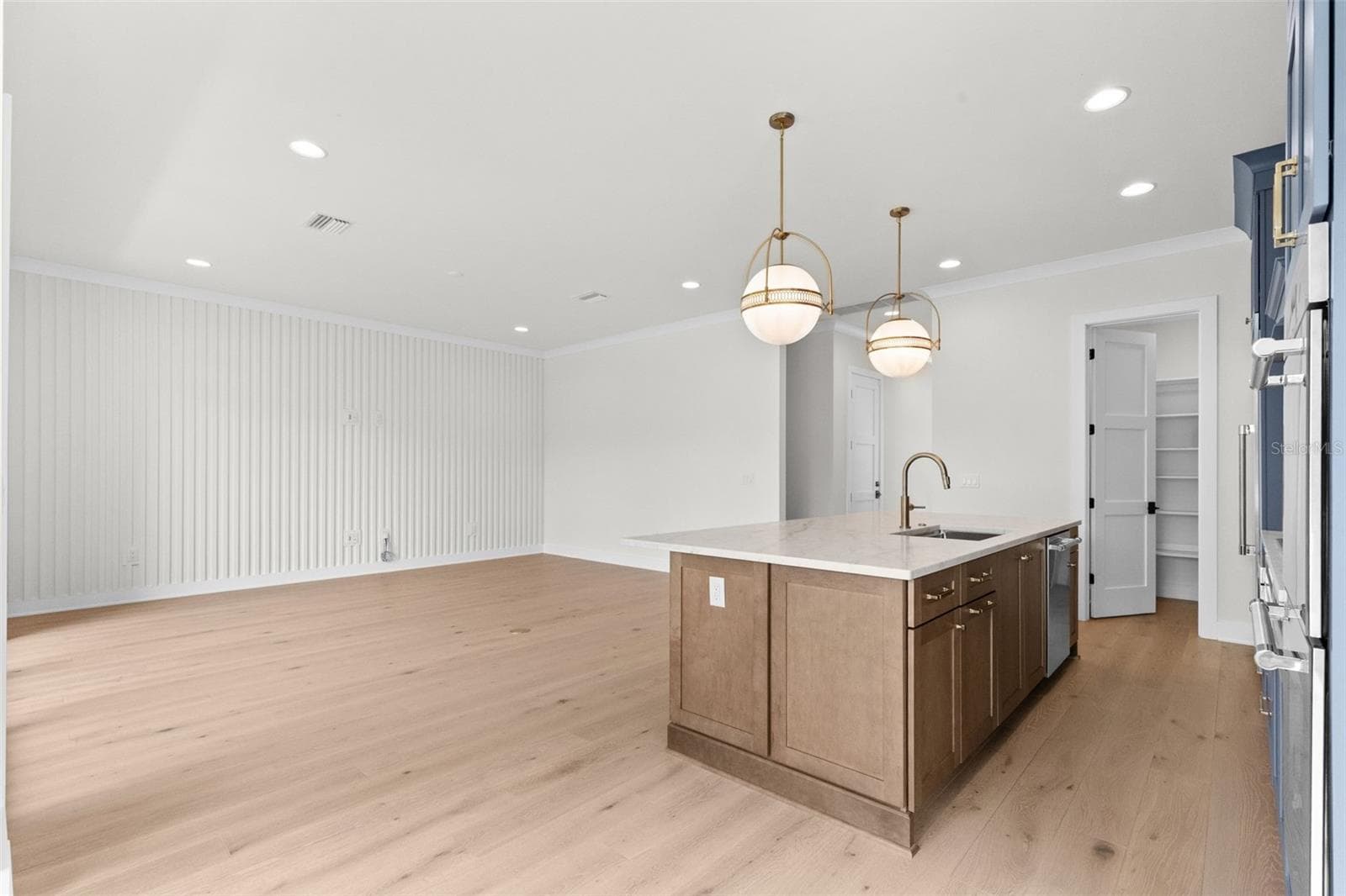 4302 W Obispo St photo 3