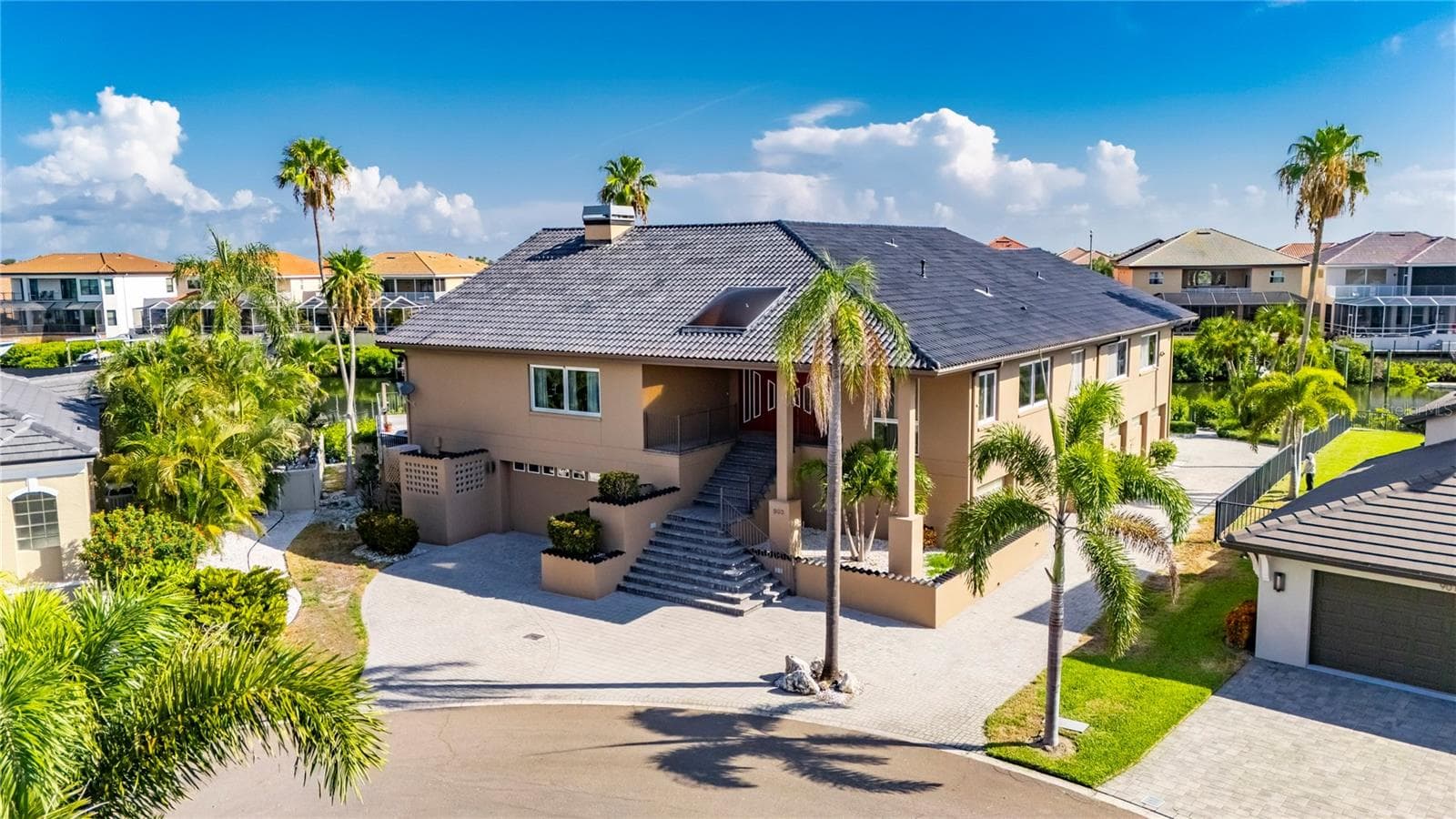 903 Capriccio Ln photo 4