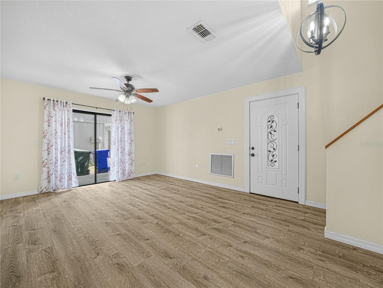 3573 Raintree Cir photo 3