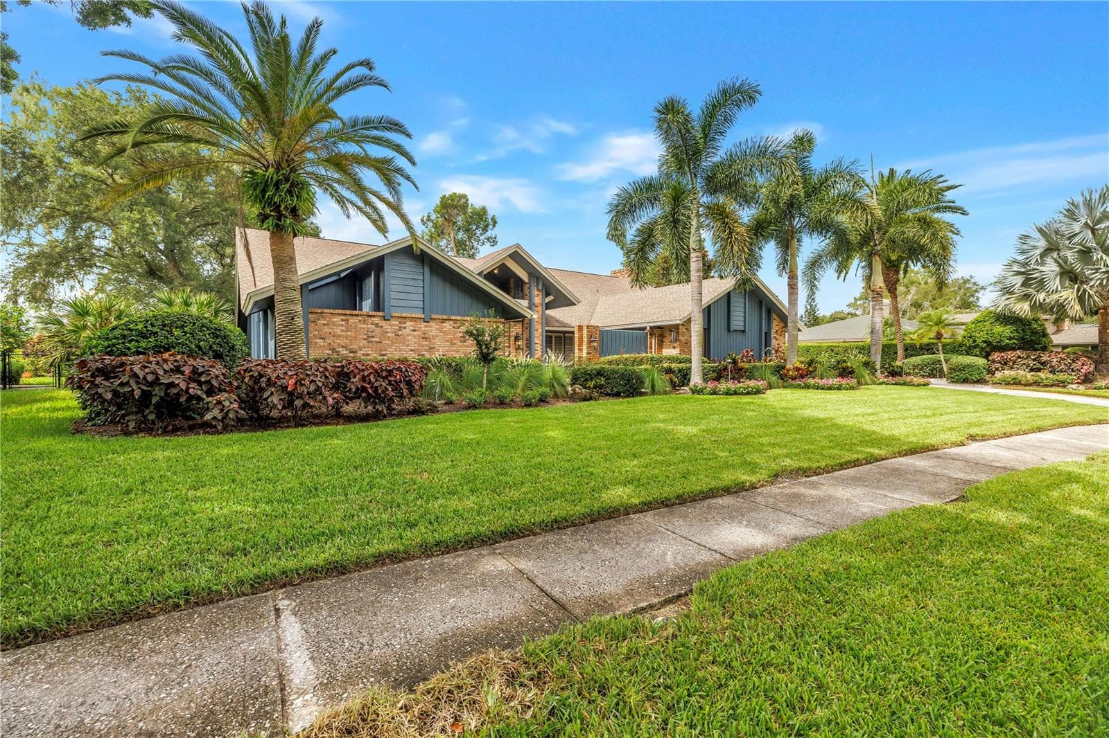2837 Saber Dr photo 2