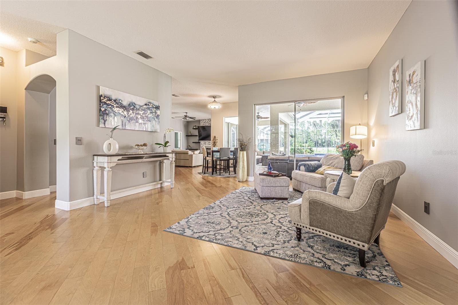 2409 Fox Forest Dr photo 4