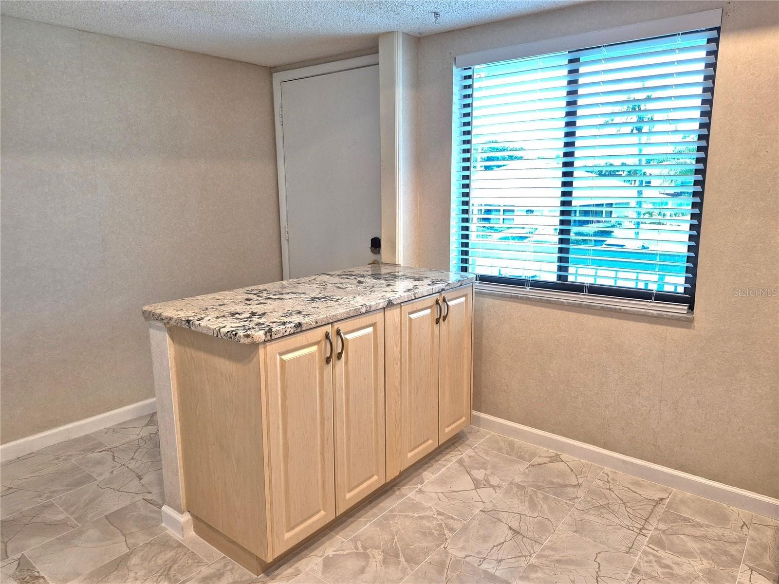 222 Caryl Way photo 5