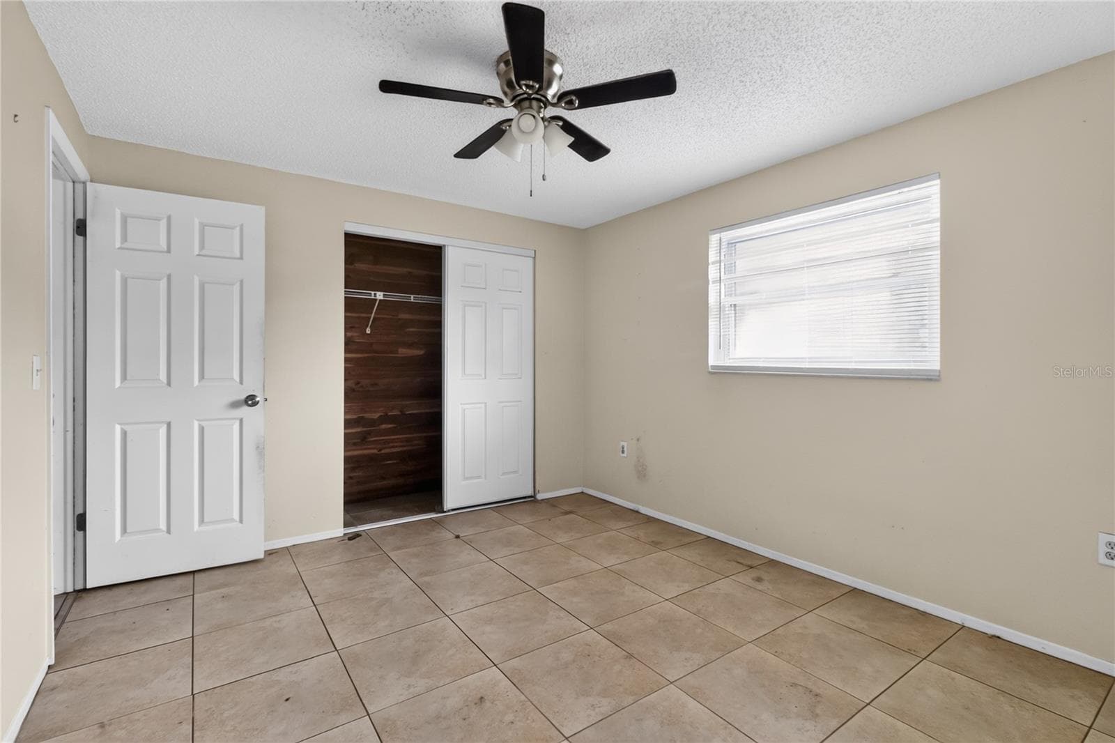 7036 Ashwood Dr photo 3