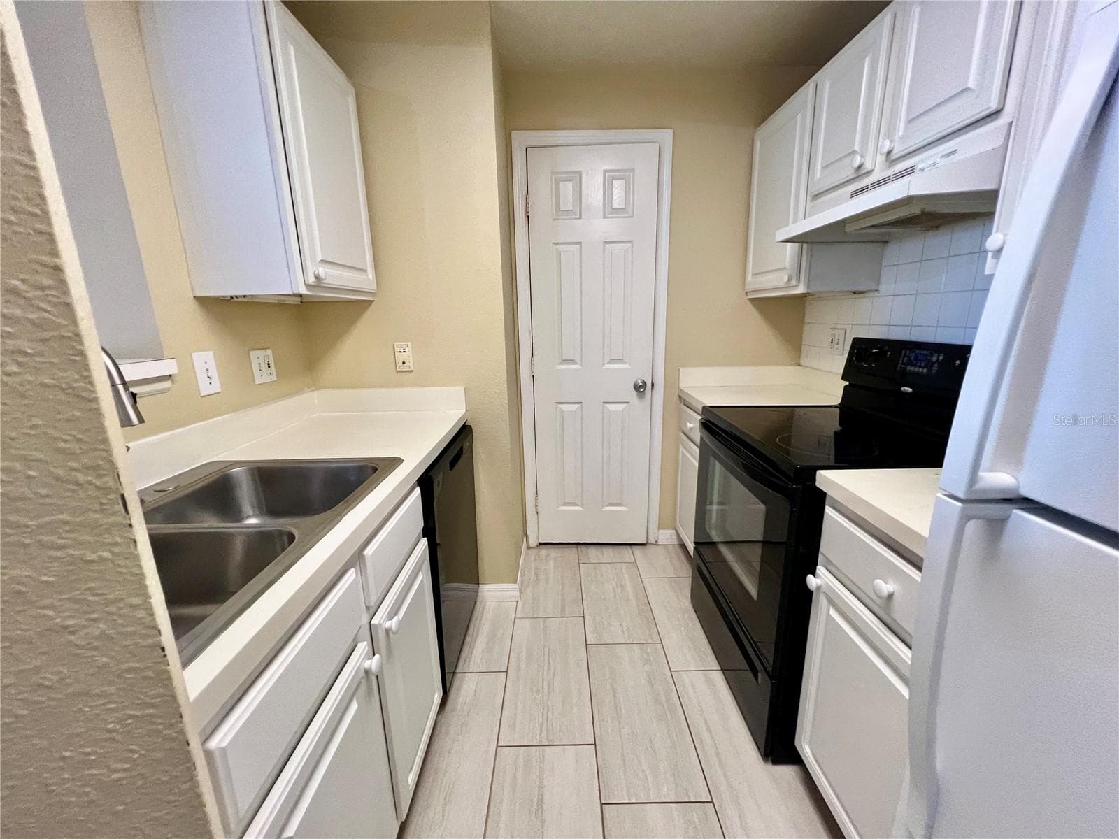 501 Knights Run Ave #1330 photo 3