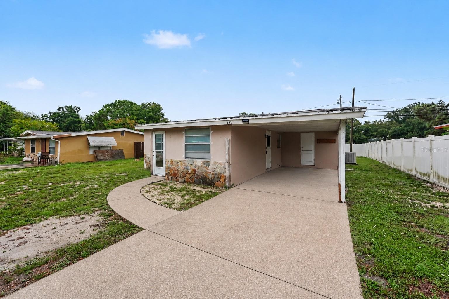 131 Emerald Ln photo 2