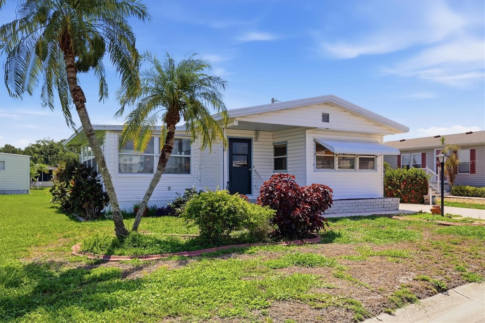 1208 44th Avenue Dr E photo 2