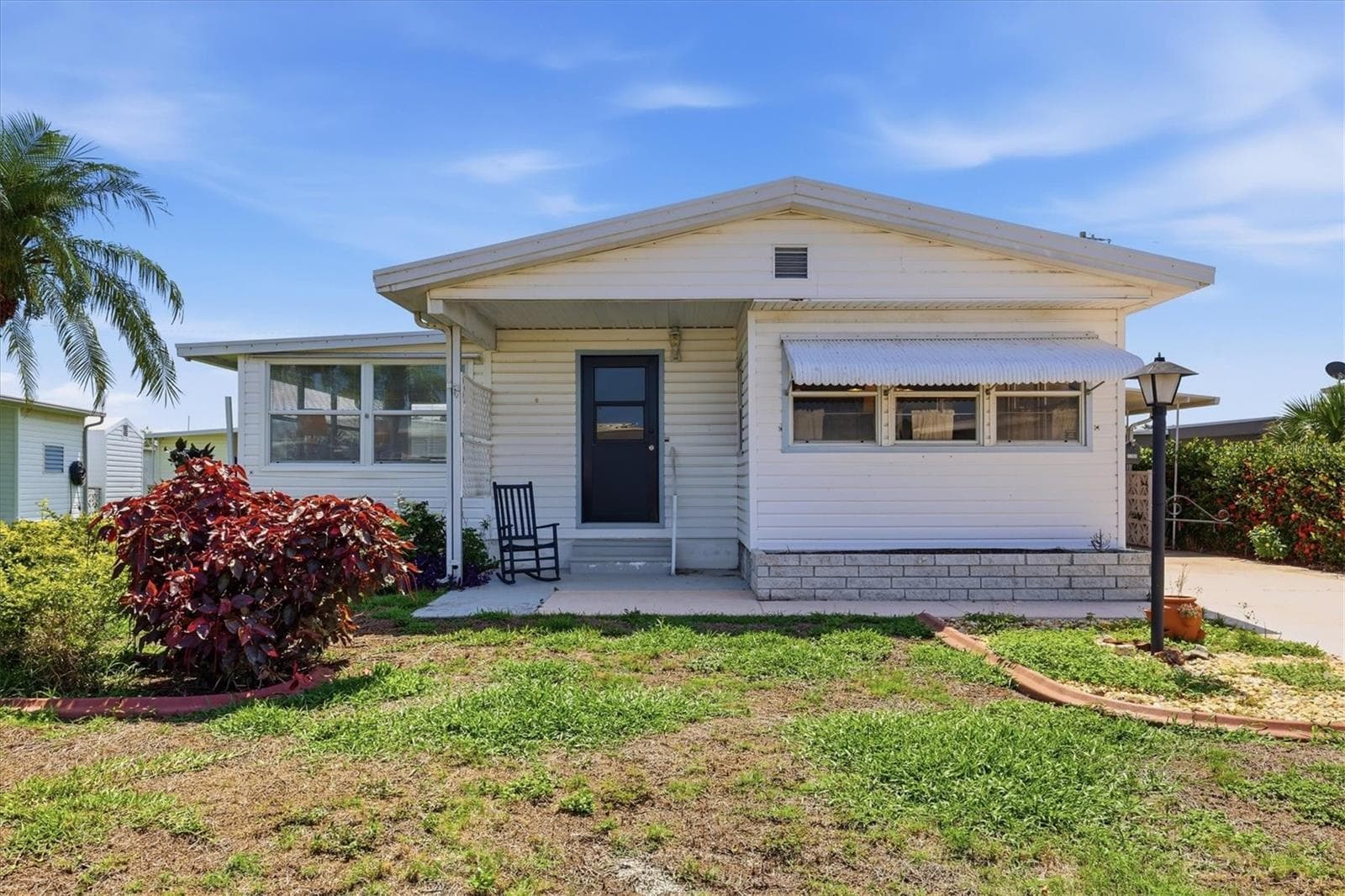 1208 44th Avenue Dr E photo 3