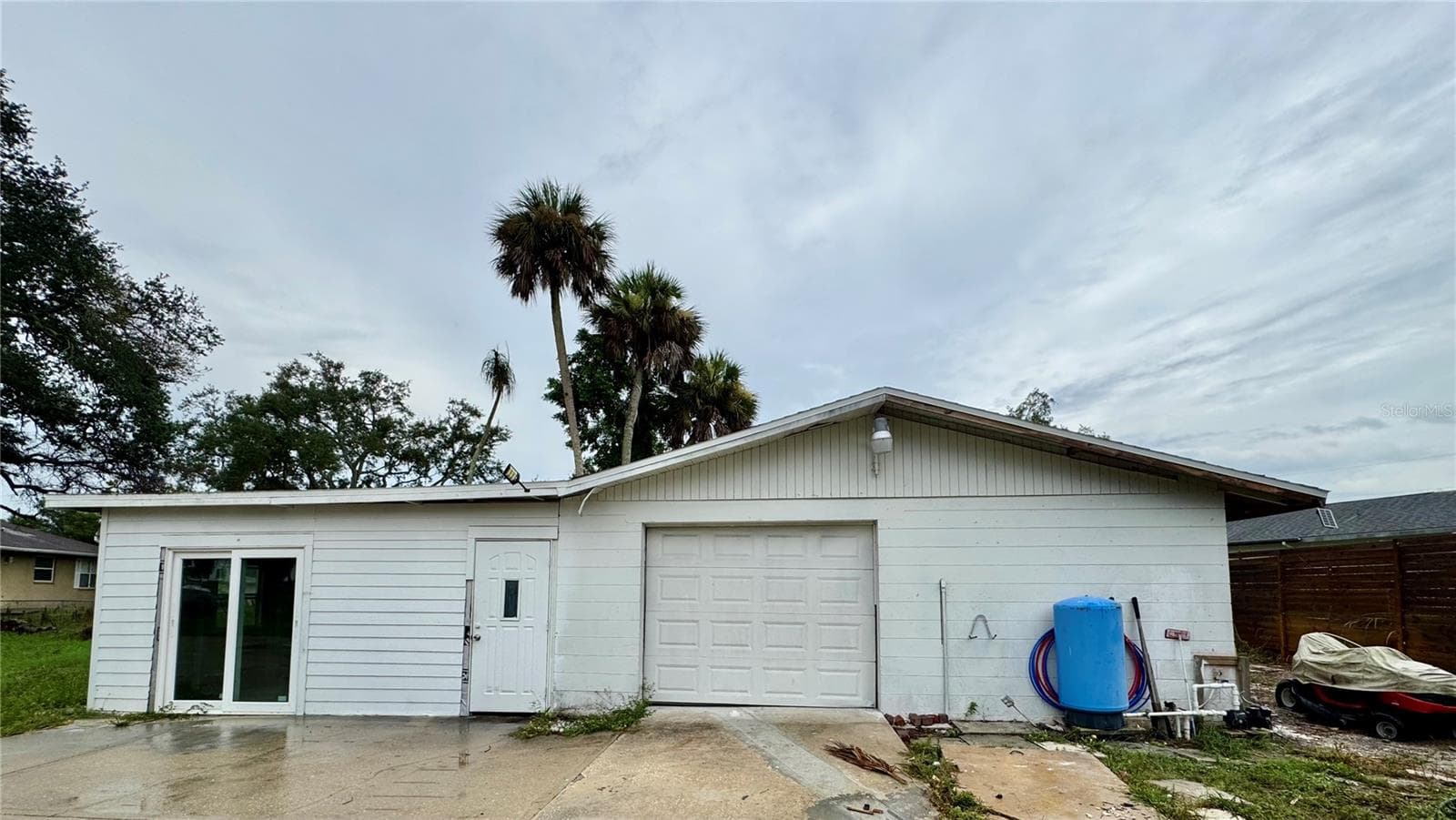 812 Tropical Dr photo 5