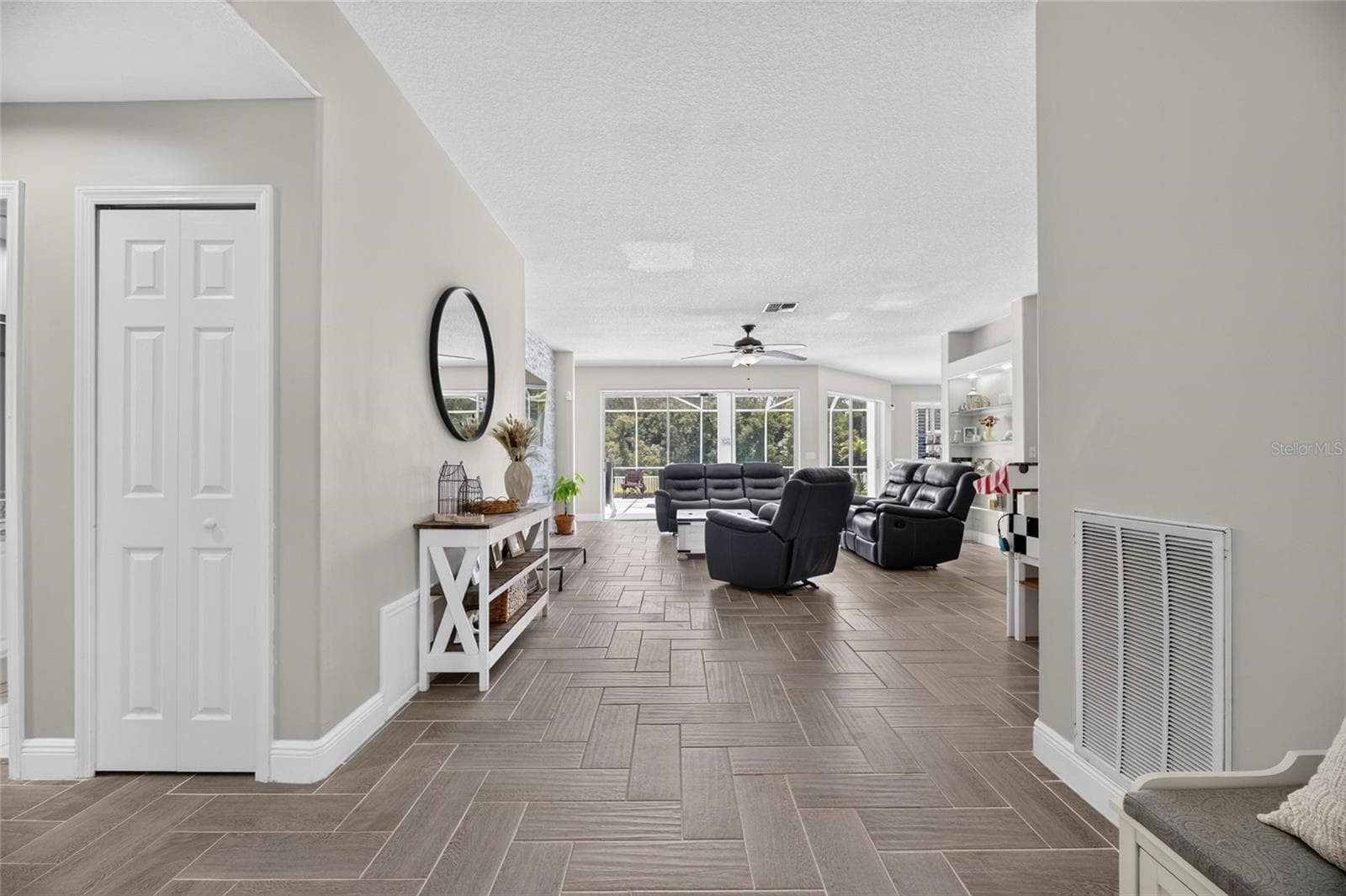 12419 Riverglen Dr photo 5