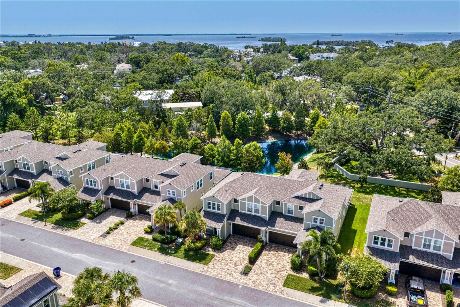 602 Ozona Village Dr photo 4