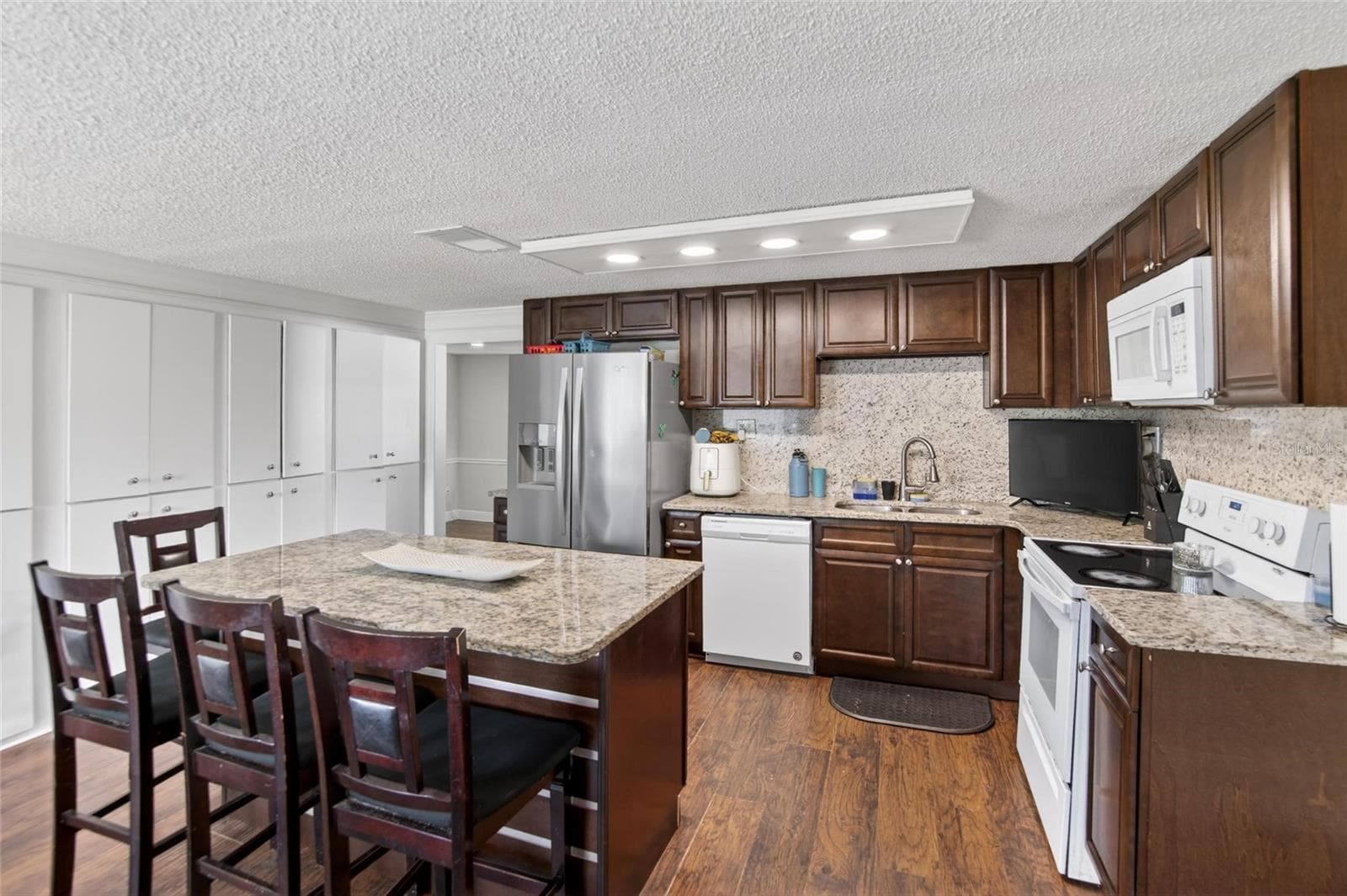918 Jere Cir photo 2