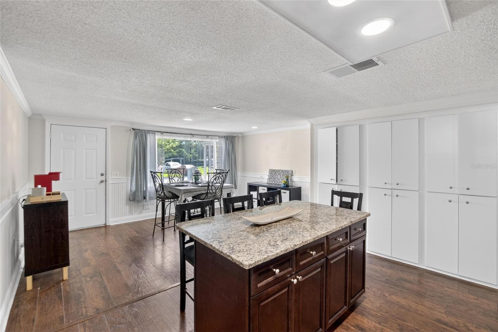 918 Jere Cir photo 3