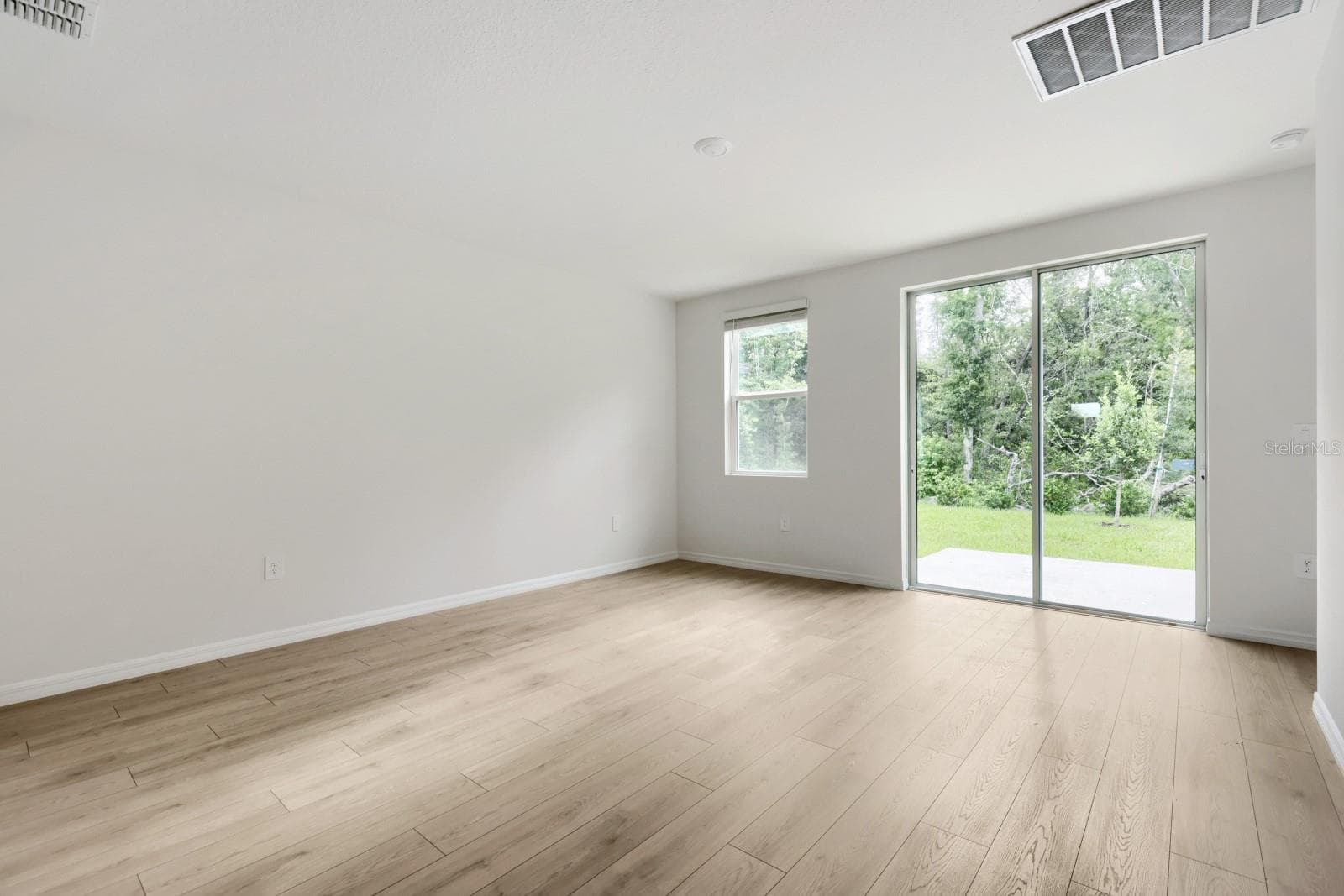 7426 Mia Vine Dr photo 3