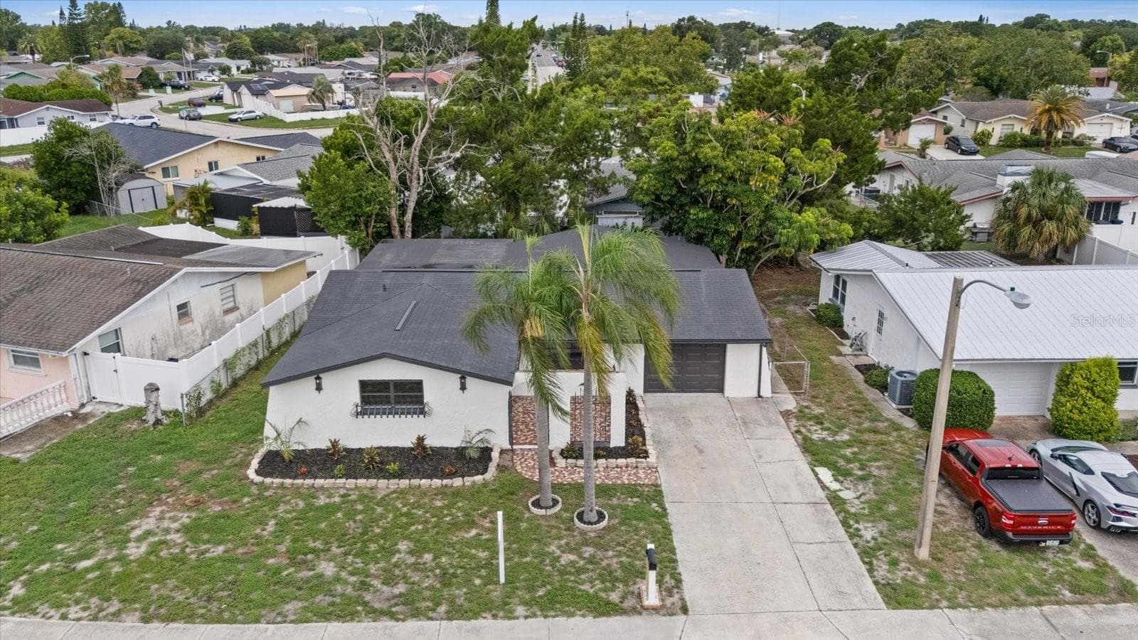 9401 Glen Moor Ln photo 2