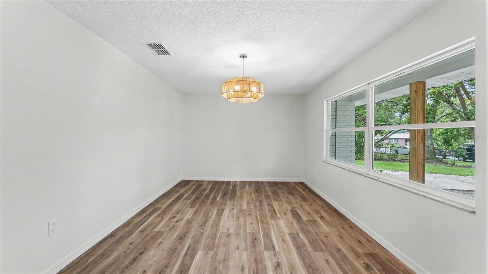 7209 Grove Way photo 3