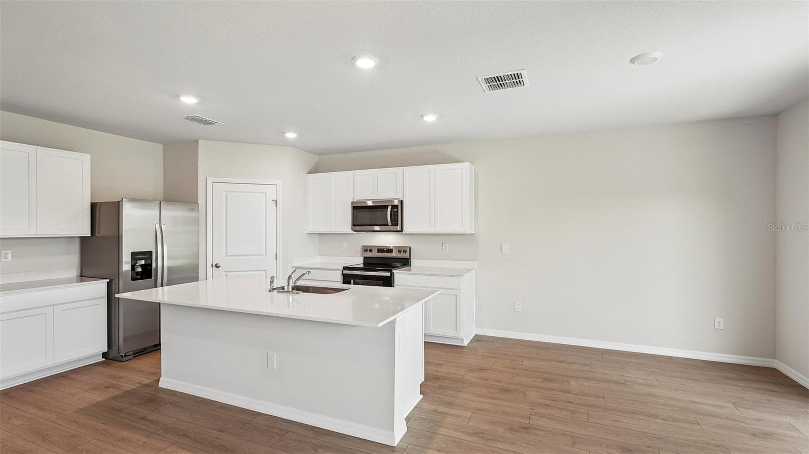 5724 Silver Moonlight Dr photo 5