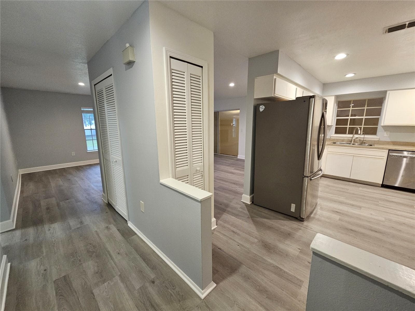 22360 Southshore Dr photo 3