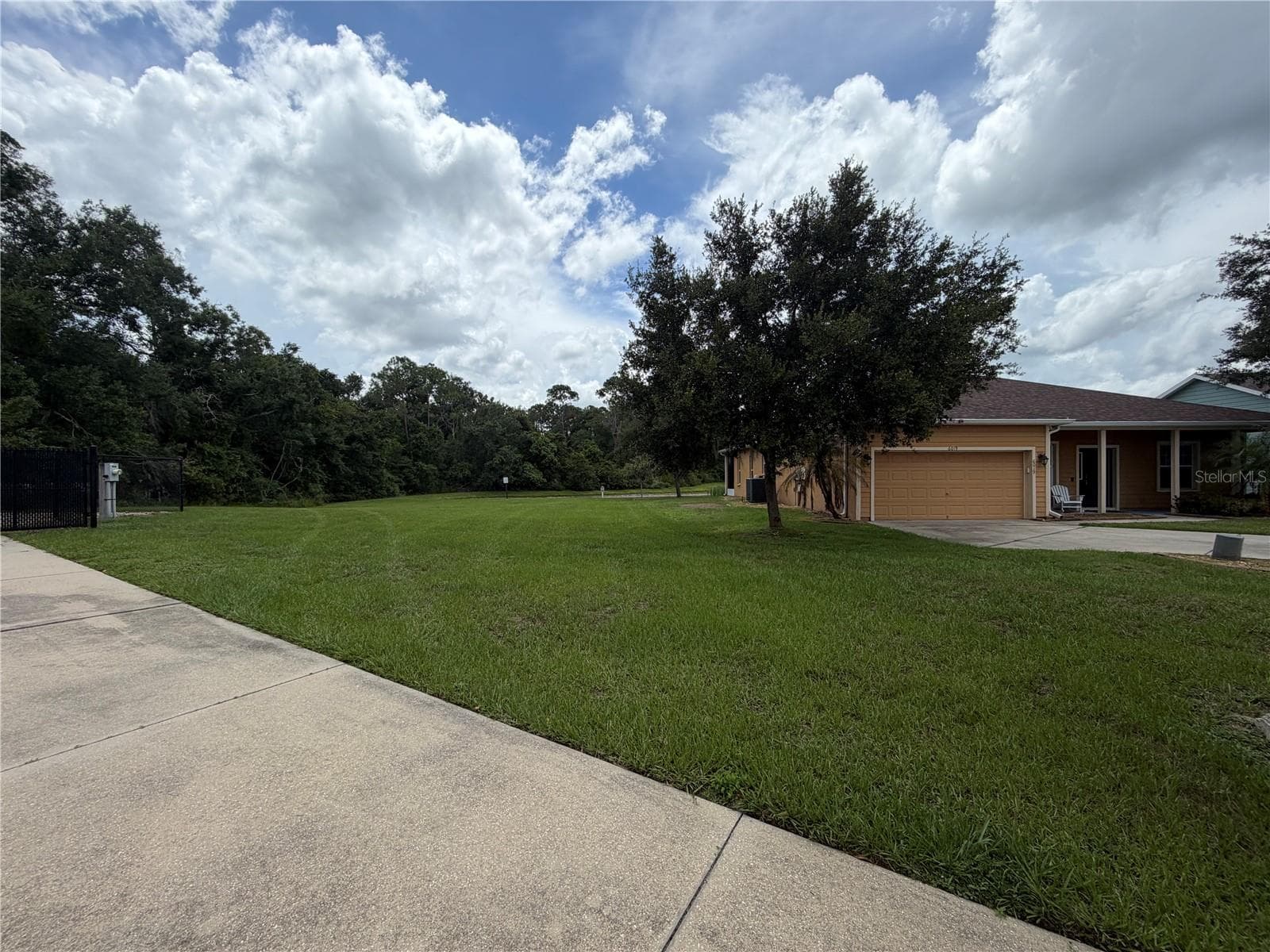 6019 Evansbrook Dr photo 3