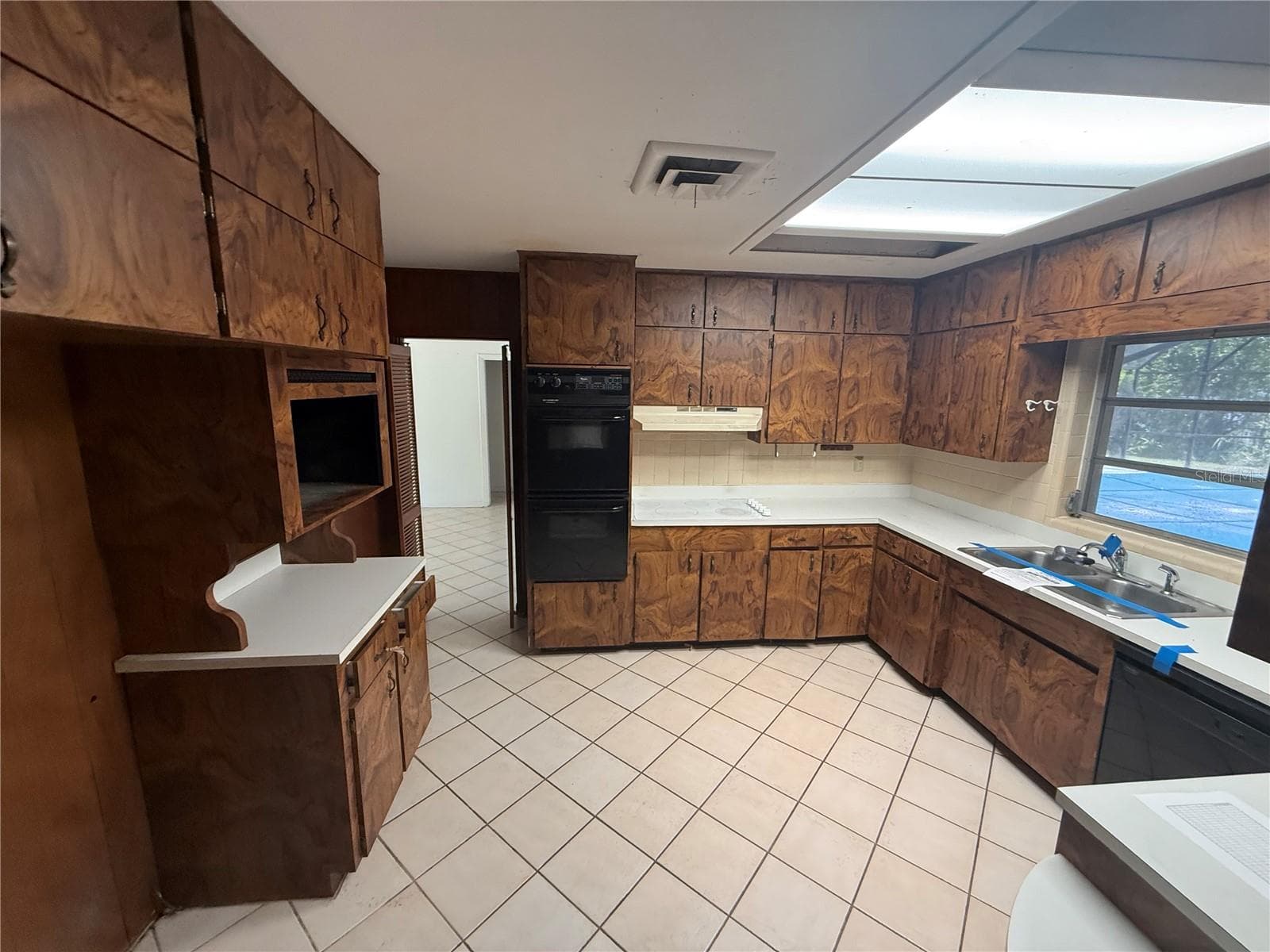 1015 E Mann Rd photo 5