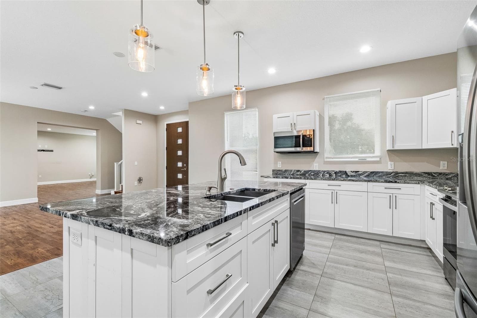 8528 Patsy St photo 2