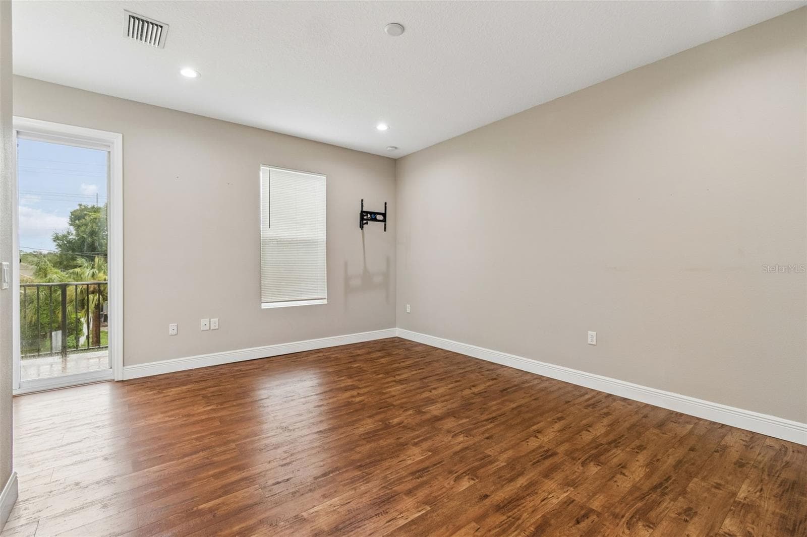 8528 Patsy St photo 5