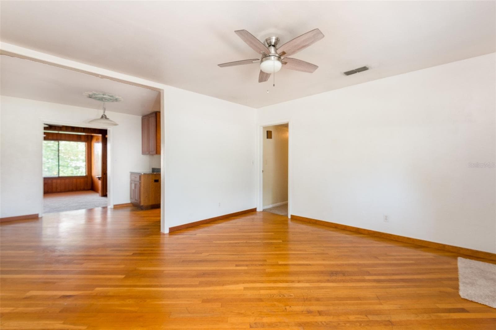4425 W Bay Villa Ave photo 5