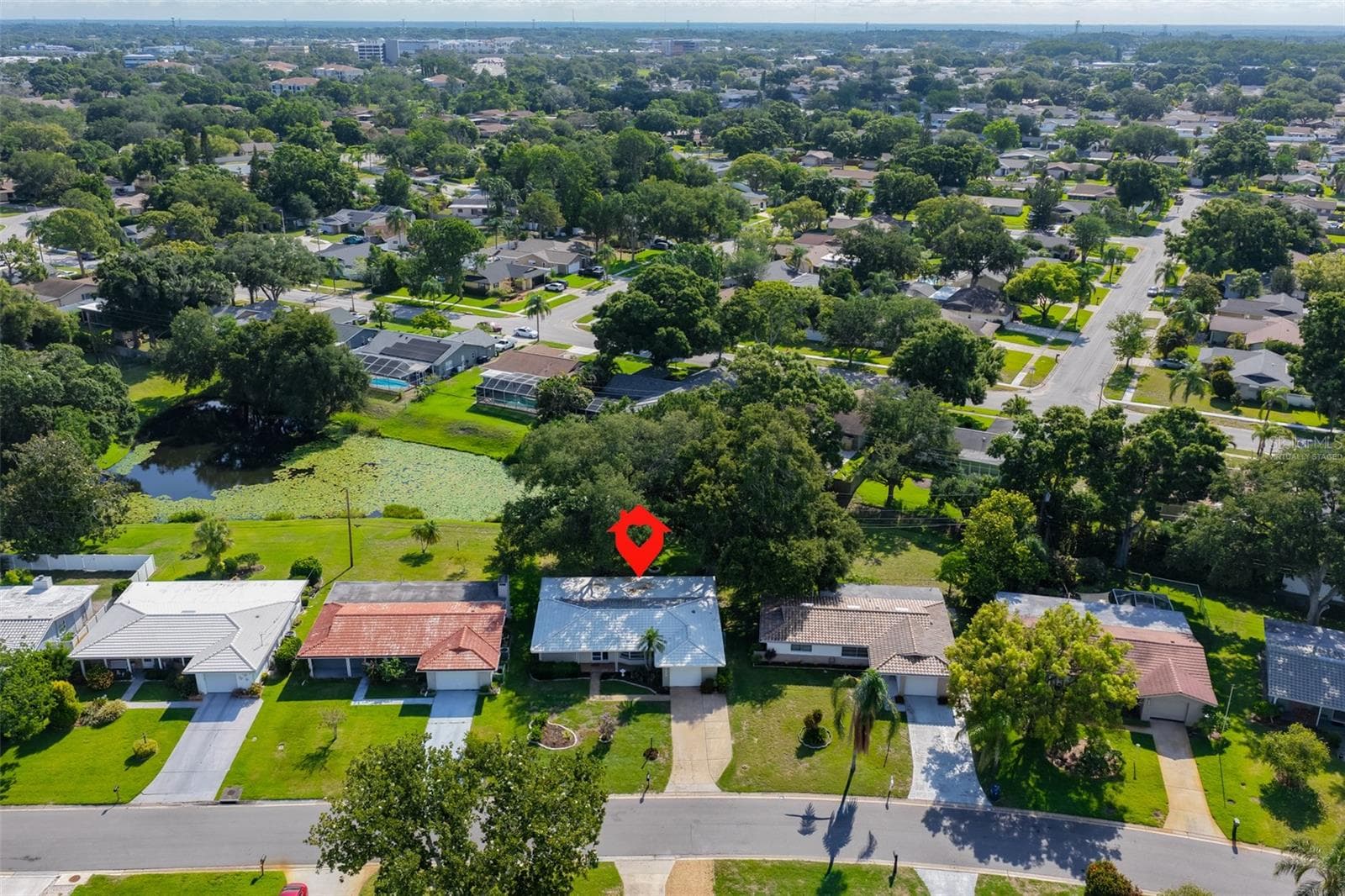 2335 Surrey Ln photo 5