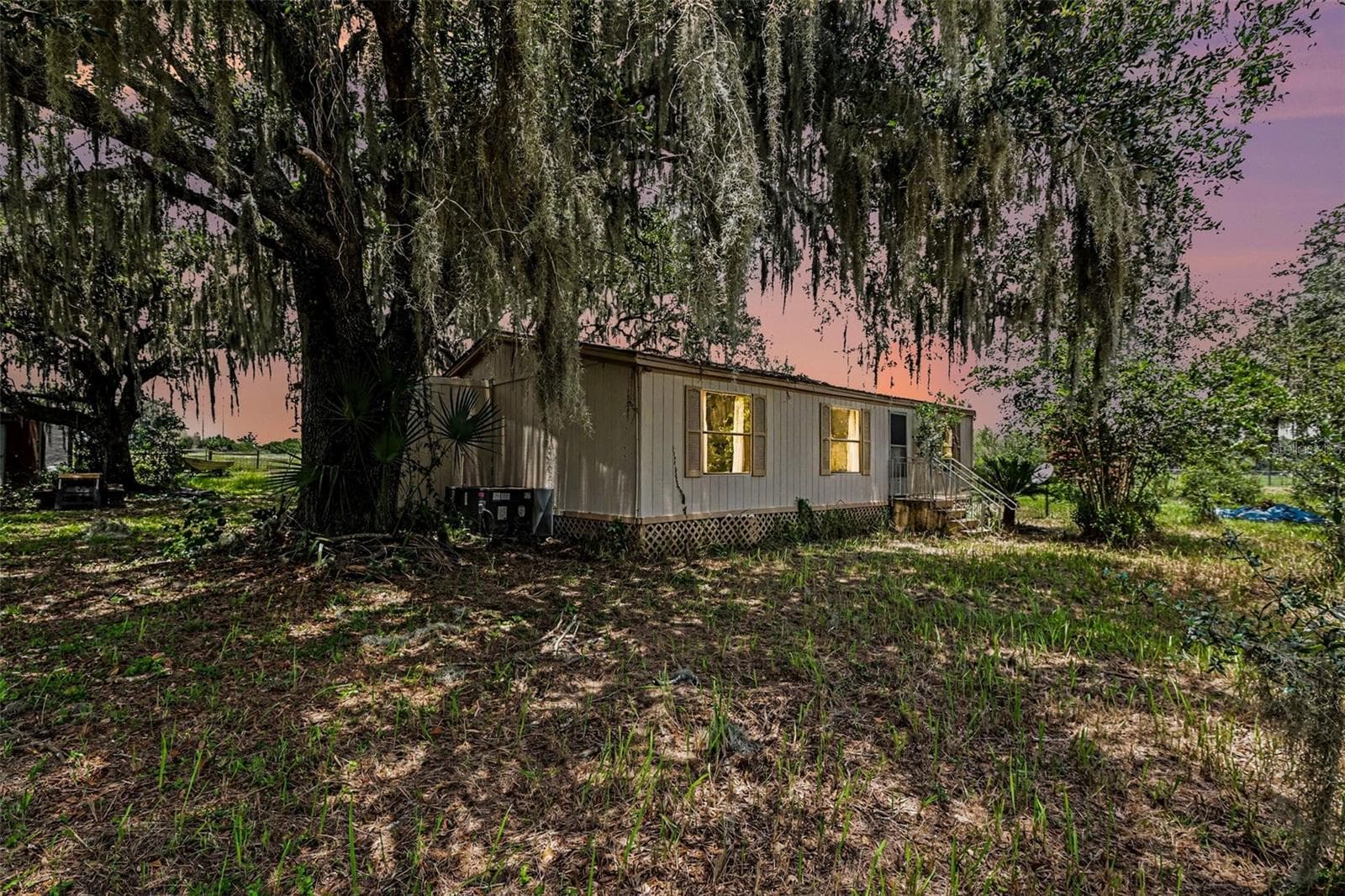 10239 Lyons Ave photo 5