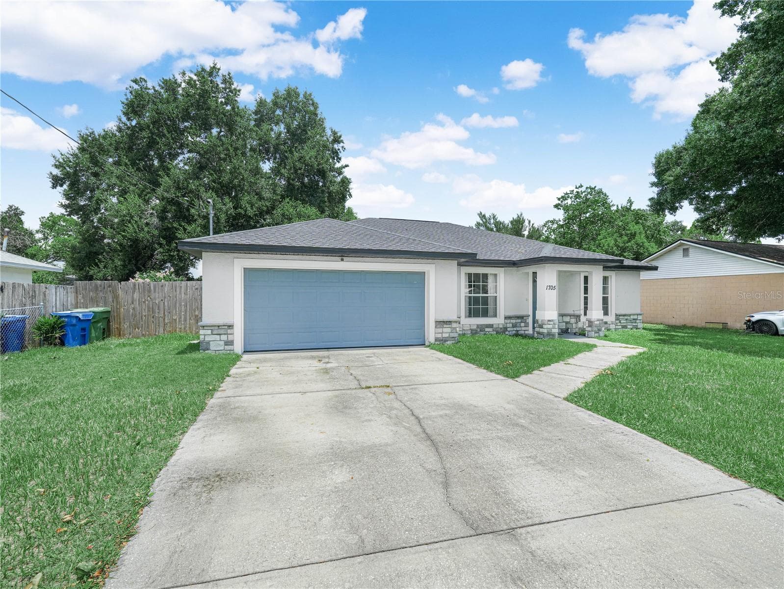 1705 Sandalwood Cir SW photo 2