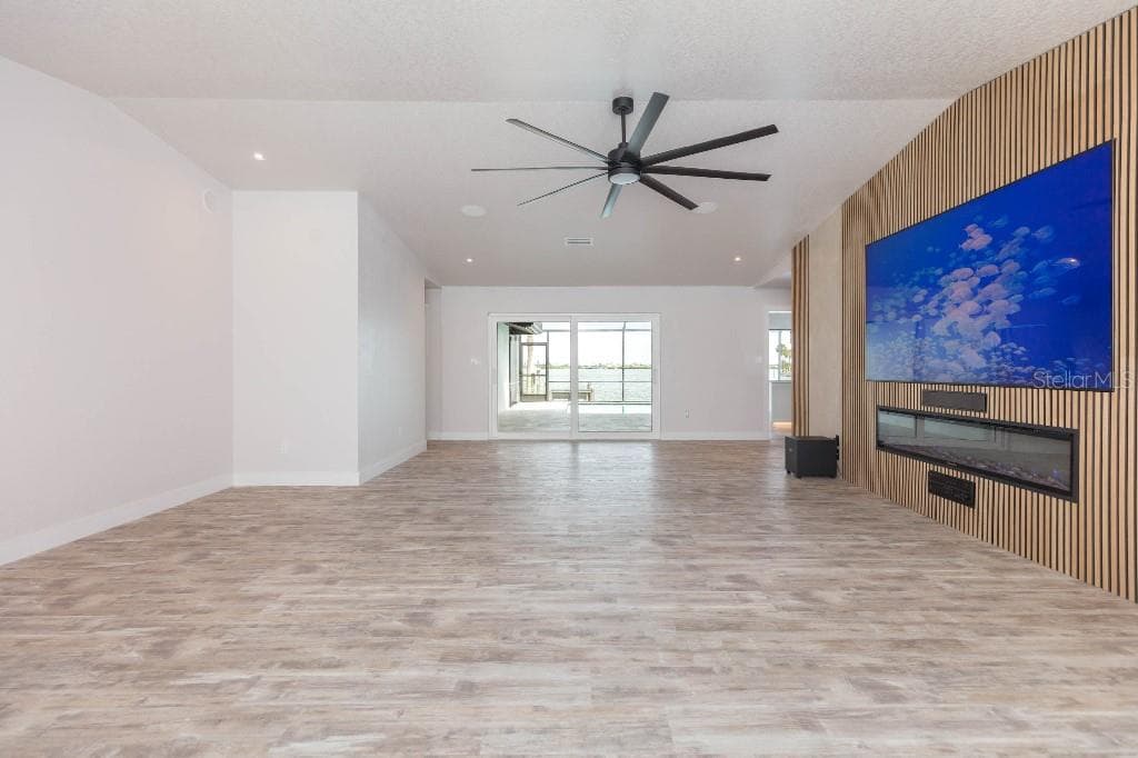 306 Buttonwood Ln photo 5