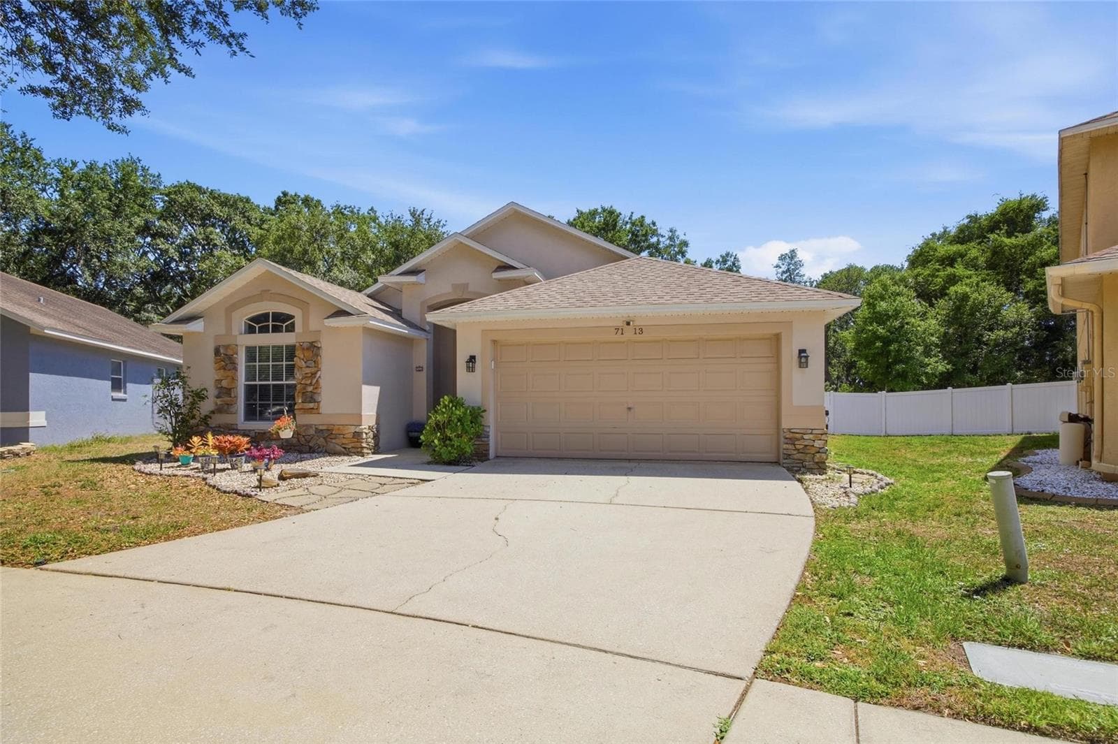 7113 Colony Pointe Dr photo 3