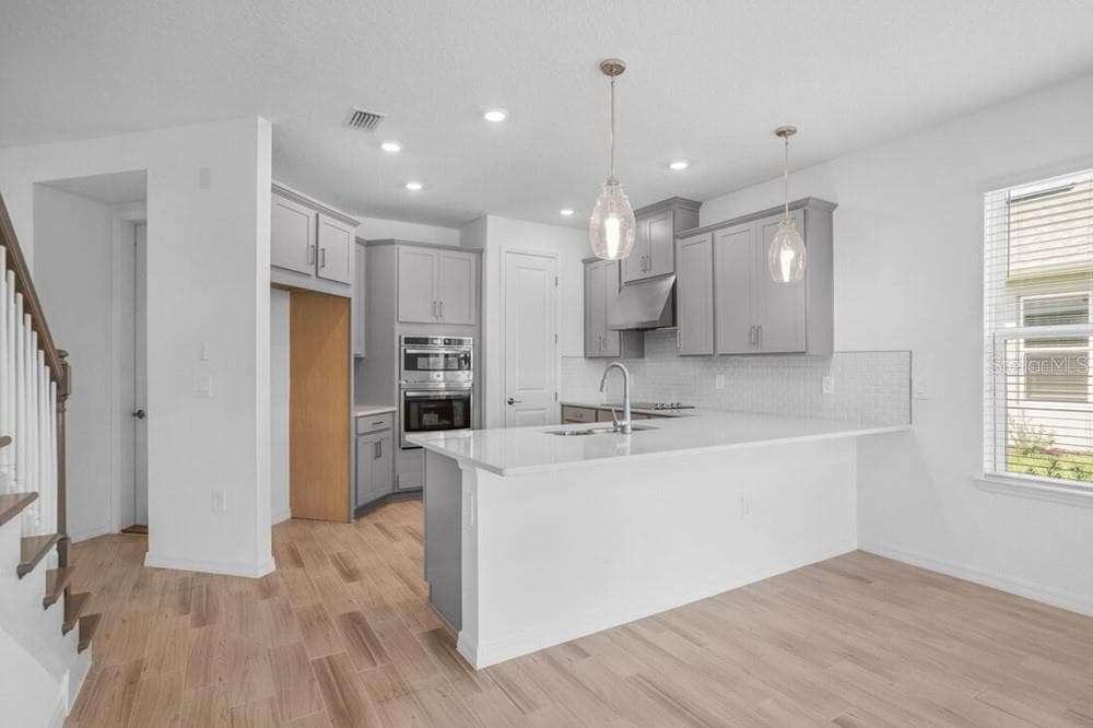 735 Steel Dr photo 2