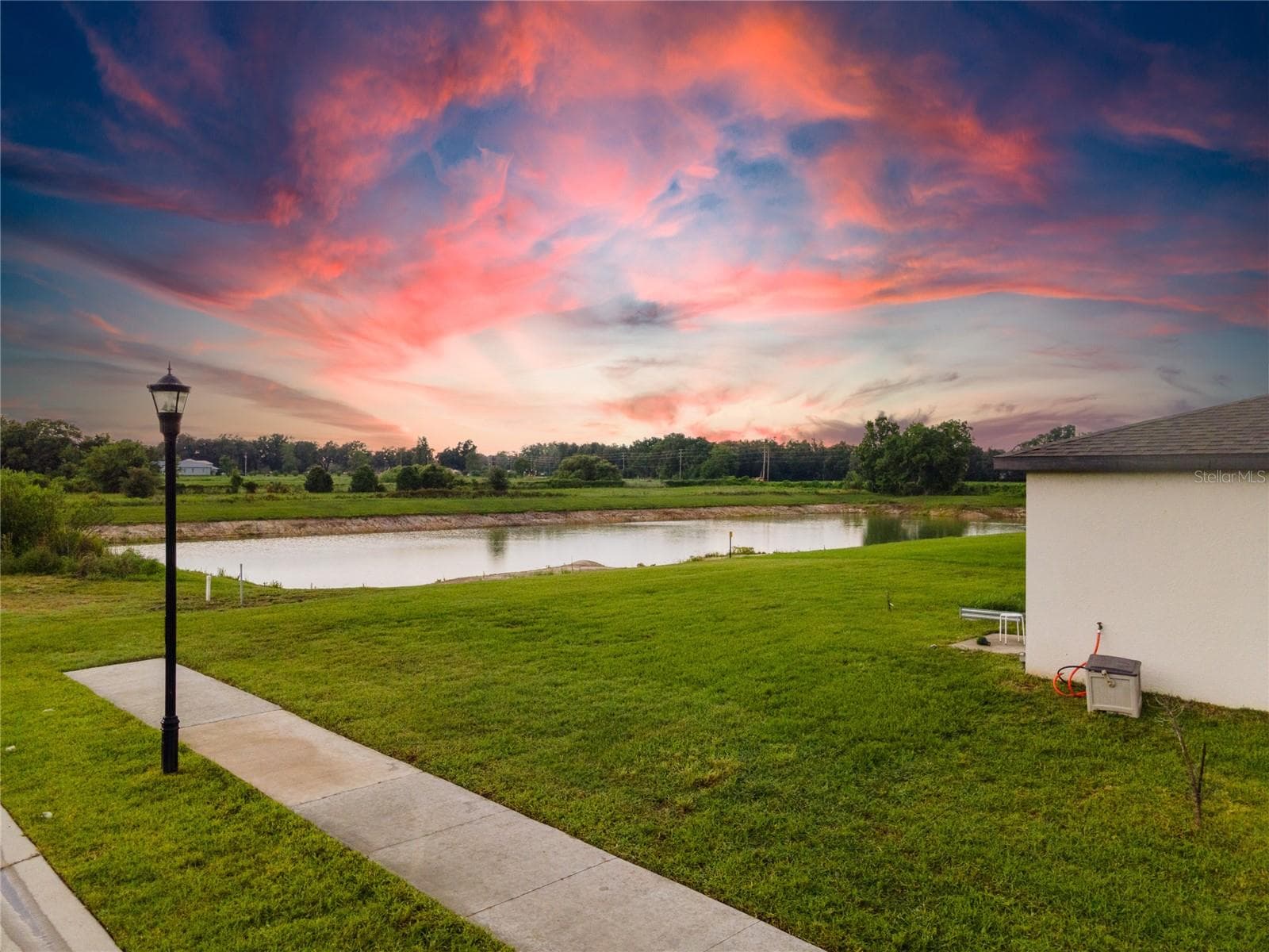 3303 Asher Moon Ln photo 4